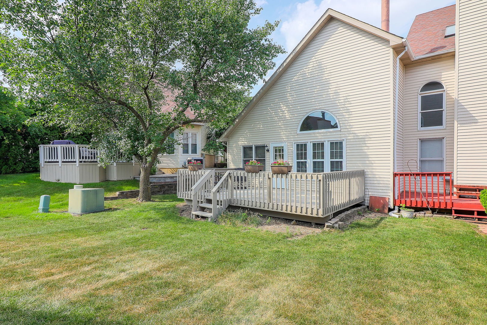 2007 Thornwood Circle, St. Charles, IL 60174