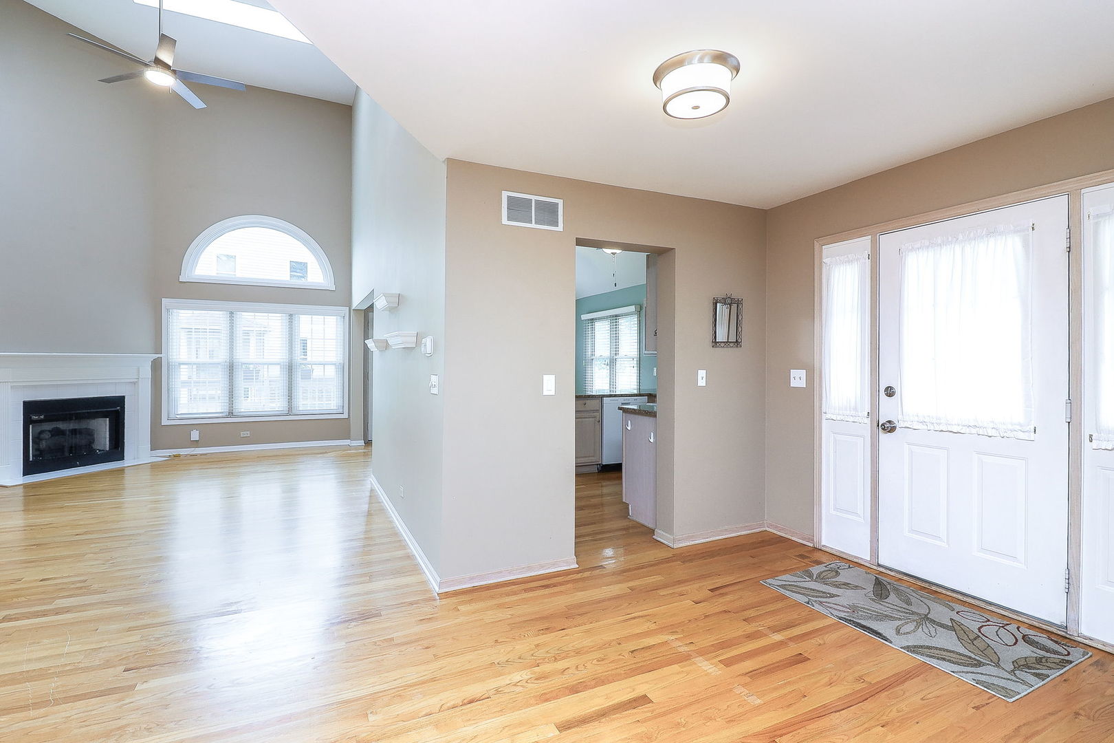 2007 Thornwood Circle, St. Charles, IL 60174