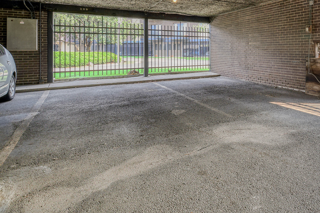 9840 S Pulaski Road #305, Oak Lawn, IL 60453