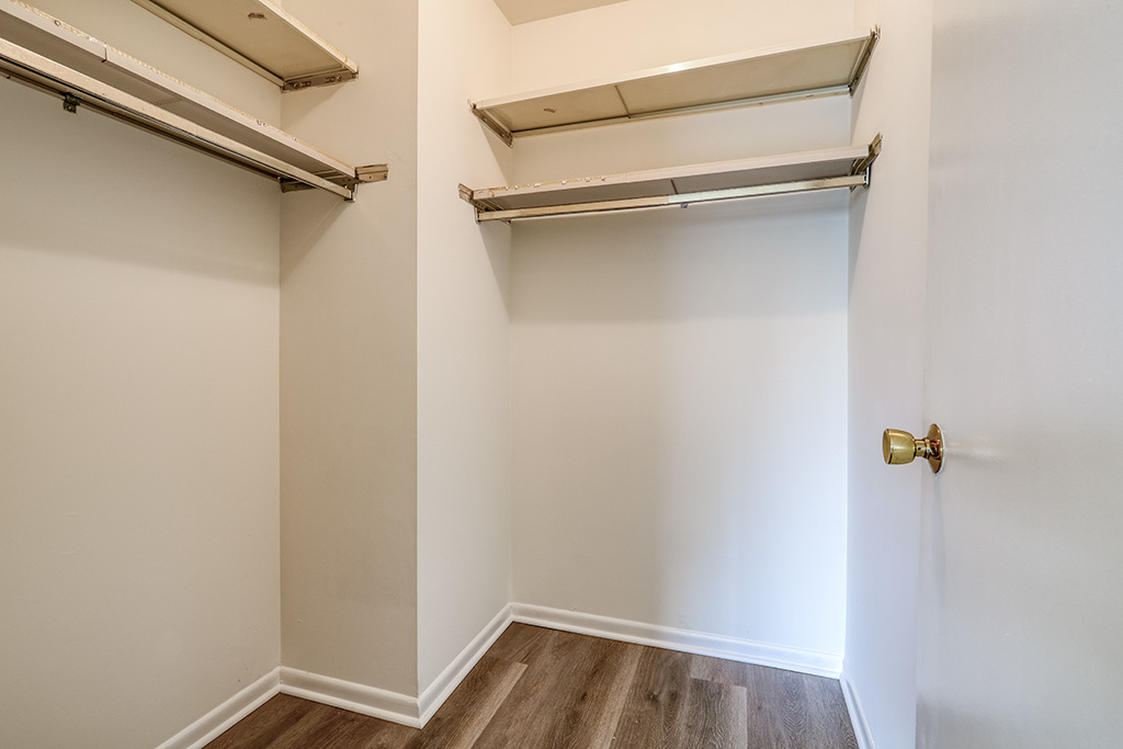 9840 S Pulaski Road #305, Oak Lawn, IL 60453
