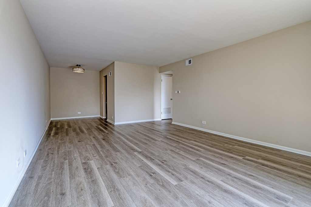 9840 S Pulaski Road #305, Oak Lawn, IL 60453