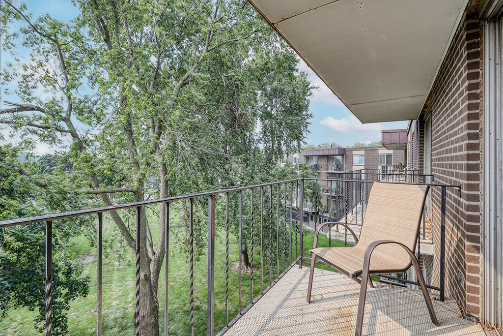 9840 S Pulaski Road #305, Oak Lawn, IL 60453