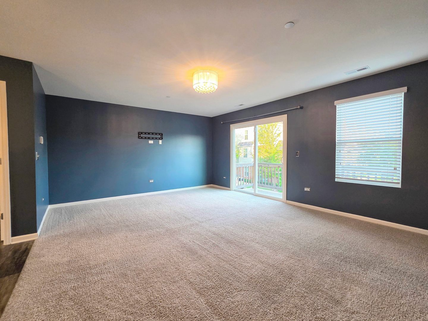 719 Hickory Street, Mundelein, IL 60060