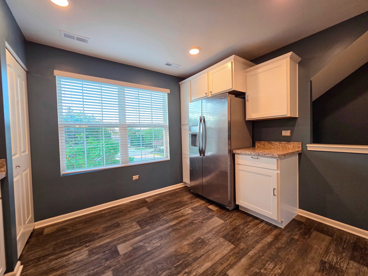 719 Hickory Street, Mundelein, IL 60060