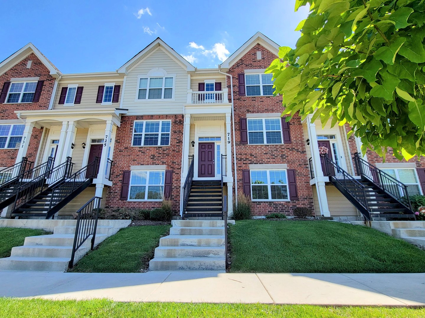 719 Hickory Street, Mundelein, IL 60060