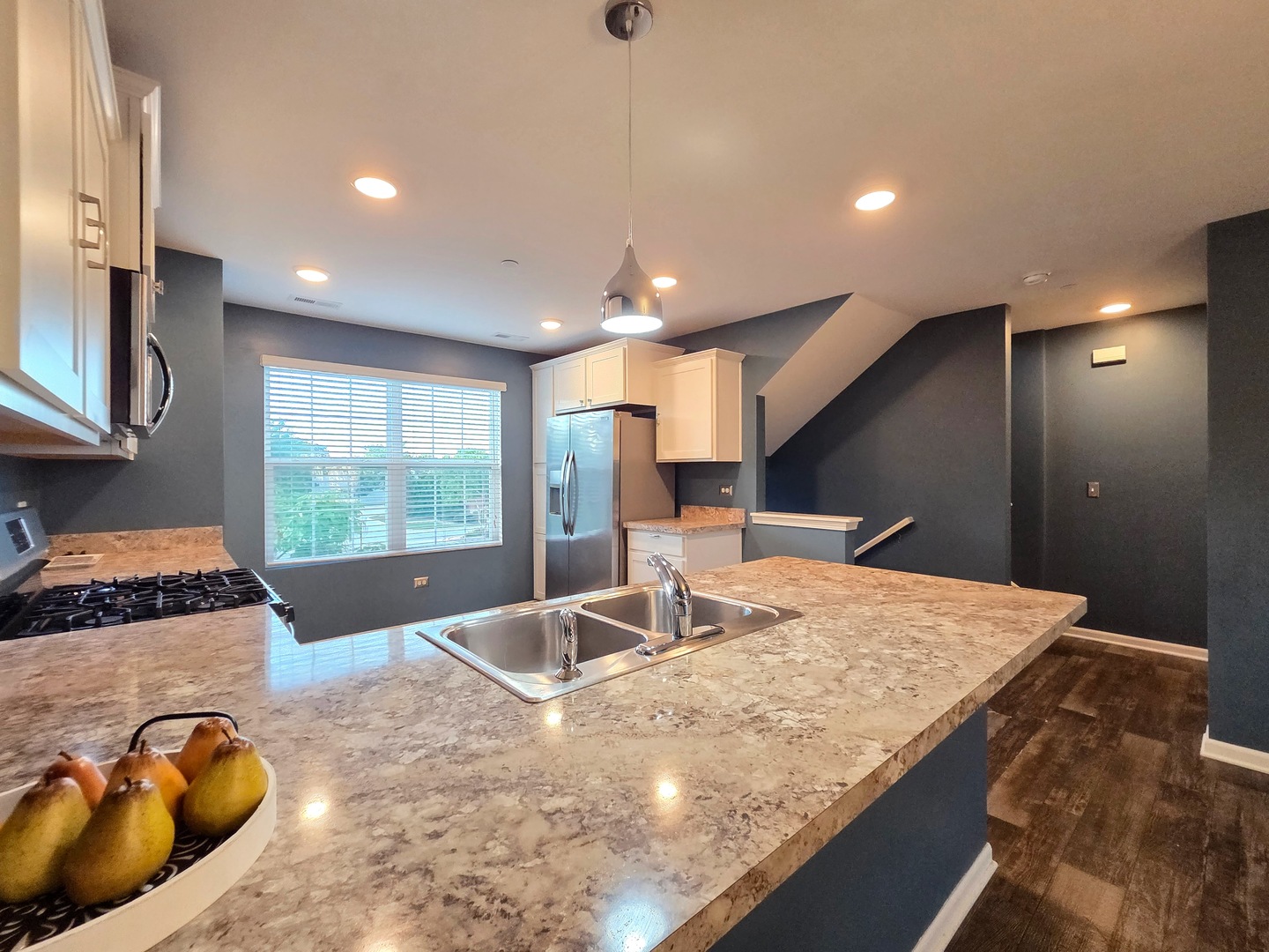 719 Hickory Street, Mundelein, IL 60060