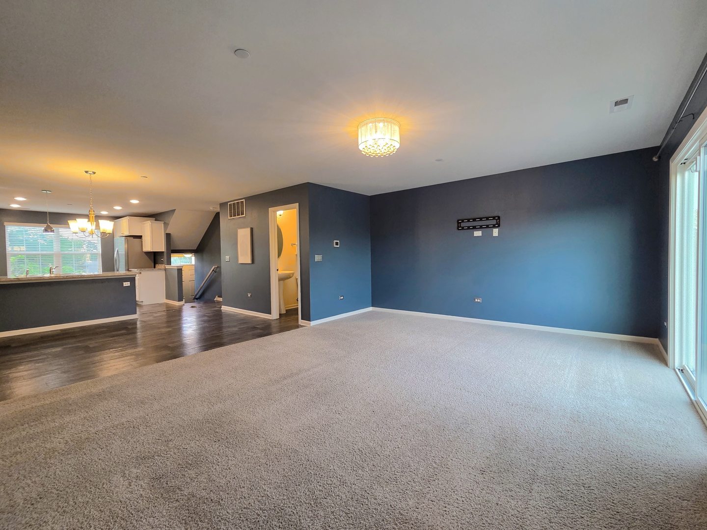 719 Hickory Street, Mundelein, IL 60060