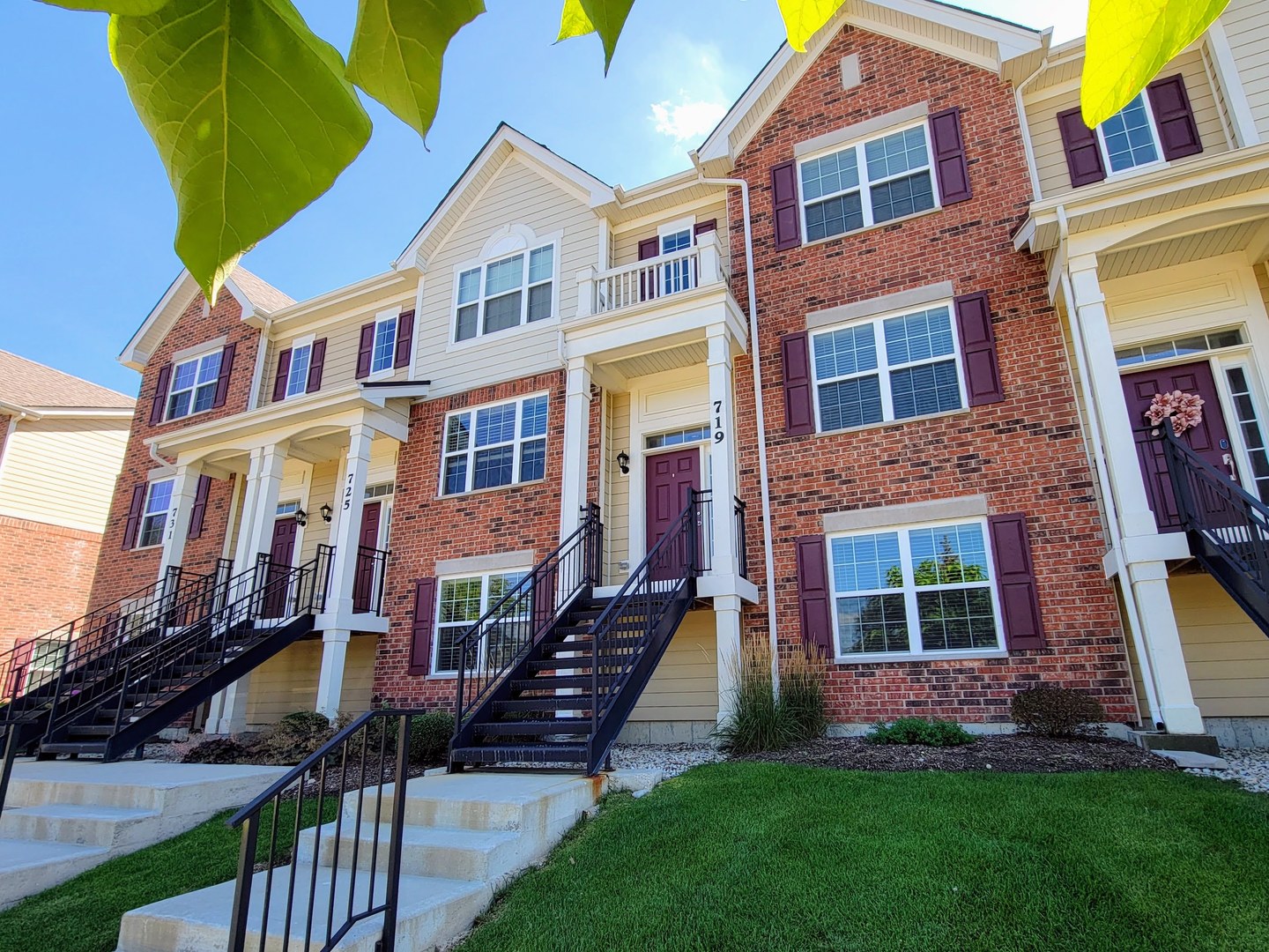 719 Hickory Street, Mundelein, IL 60060