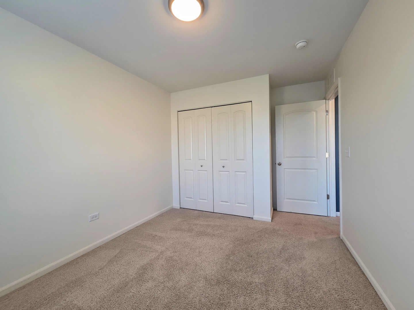 719 Hickory Street, Mundelein, IL 60060