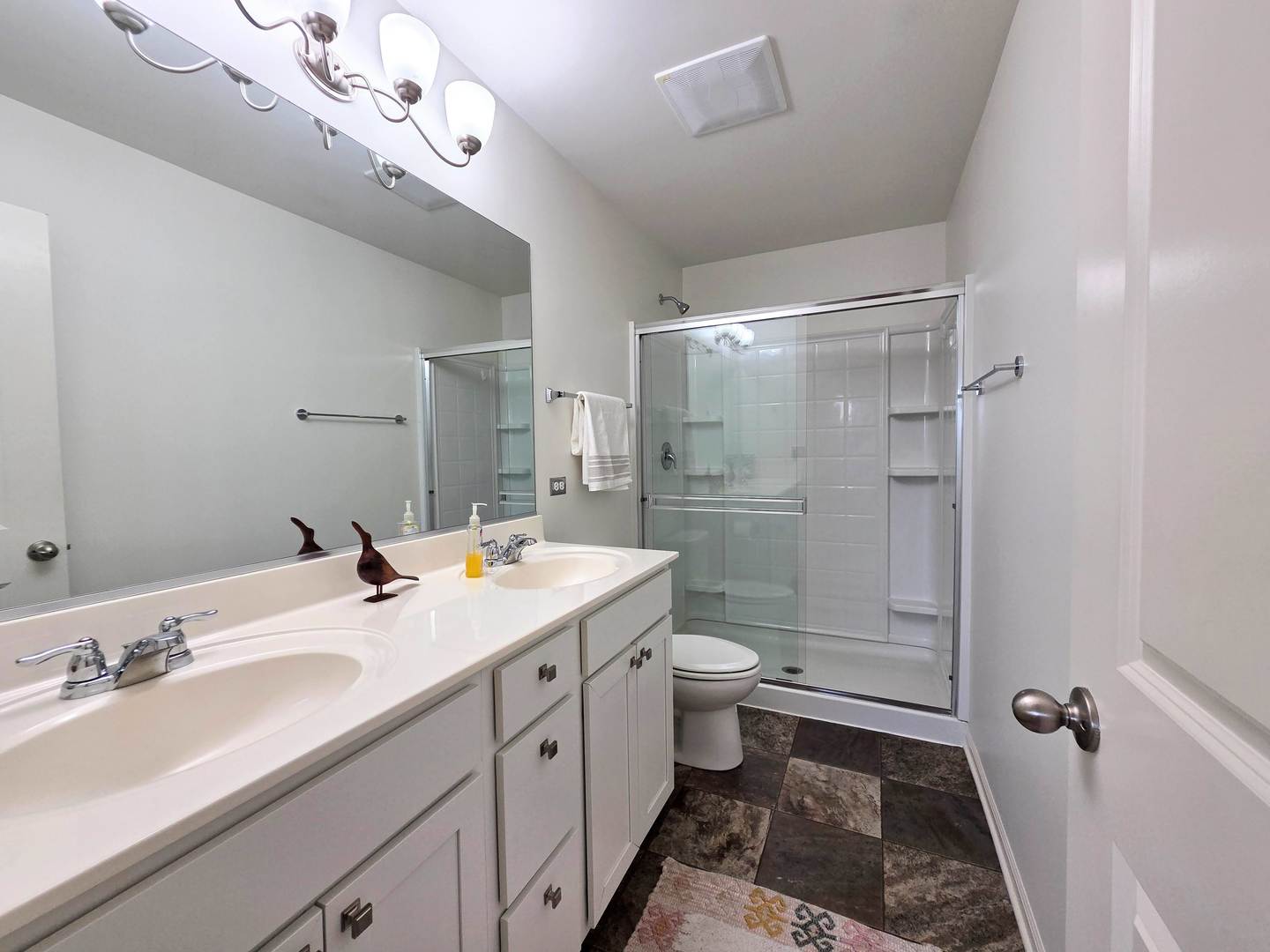 719 Hickory Street, Mundelein, IL 60060