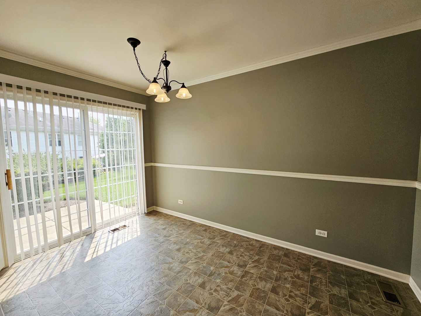 504 Lancaster Drive, Pingree Grove, IL 60140