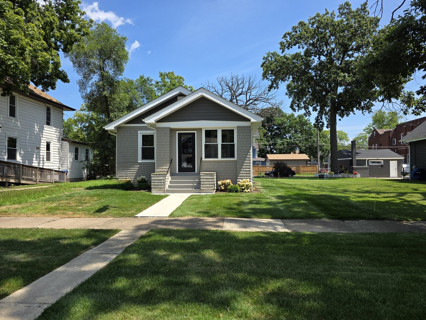 1819 Victoria Avenue, North Chicago, IL 60064