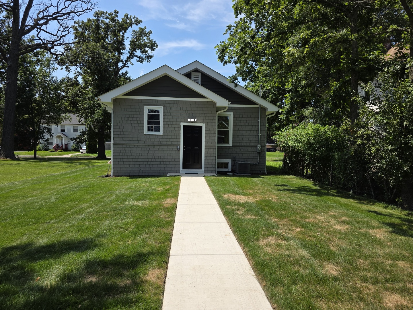 1819 Victoria Avenue, North Chicago, IL 60064