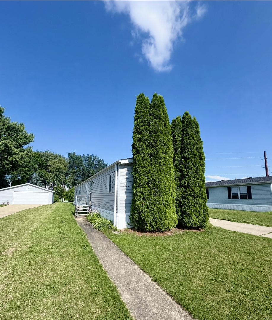 1110 S 9th Street, DeKalb, IL 60115