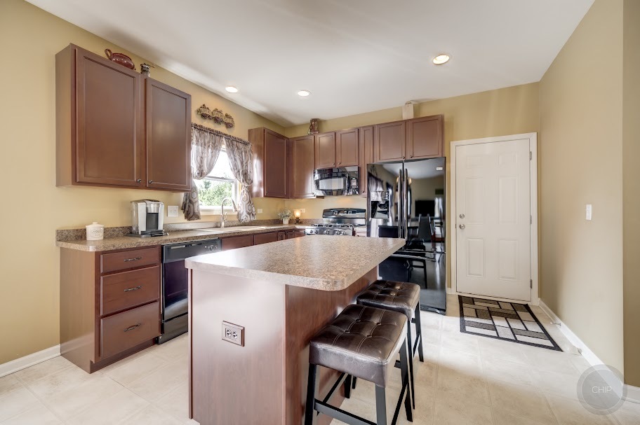 777 N Mather Court, Romeoville, IL 60446