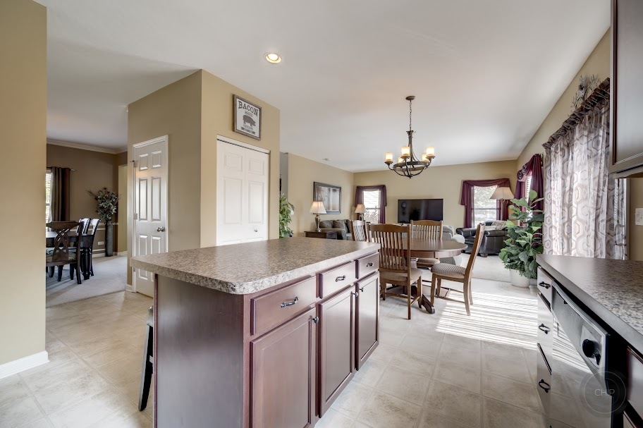 777 N Mather Court, Romeoville, IL 60446