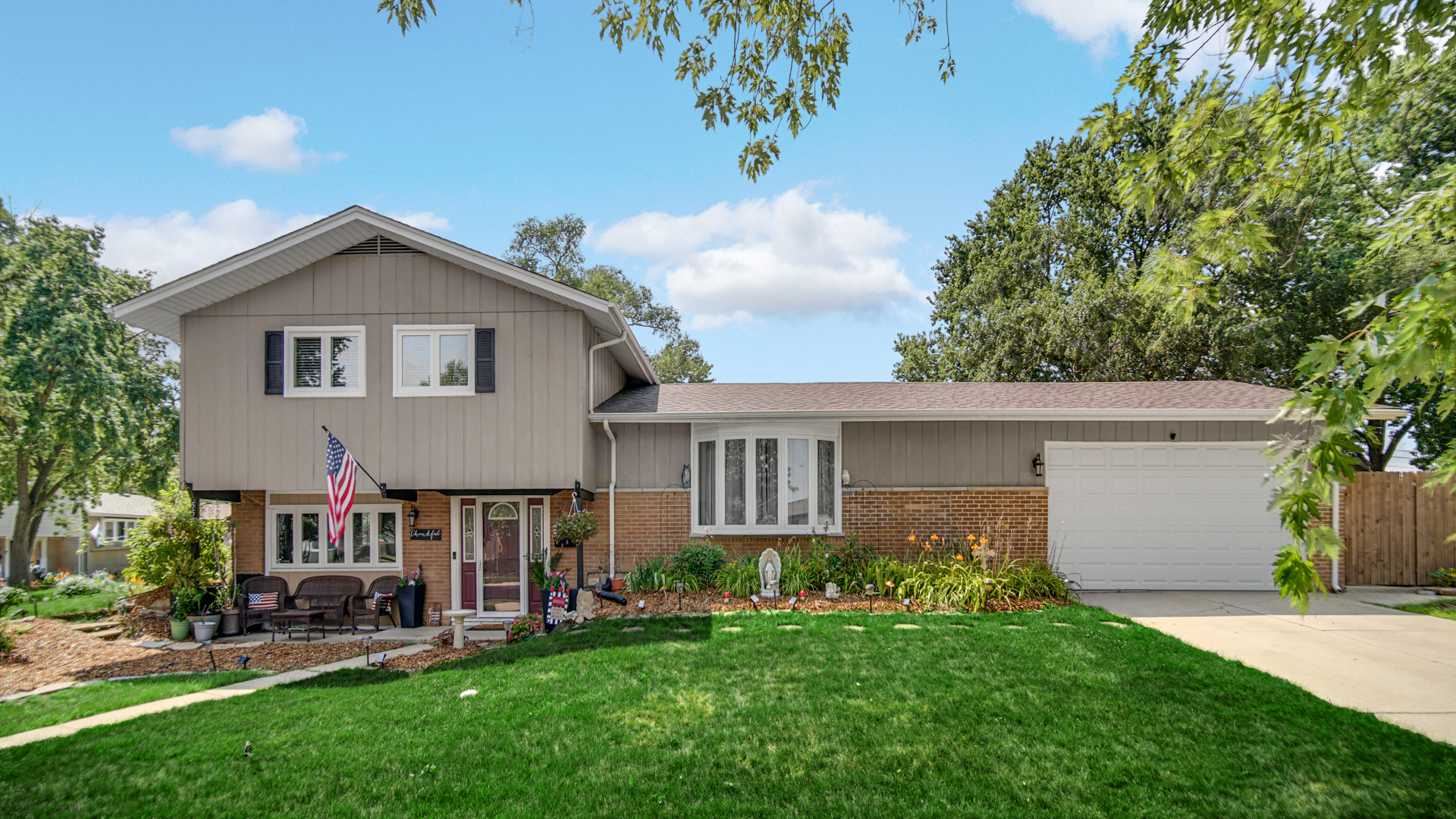 5524 La Palm Drive, Oak Forest, IL 60452