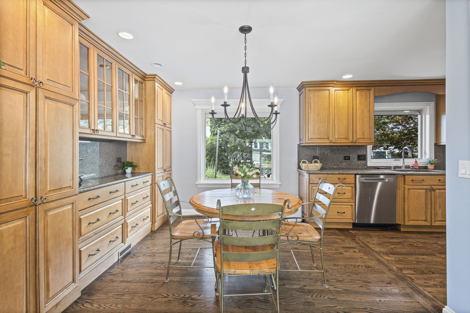 516 S Patton Avenue, Arlington Heights, IL 60005