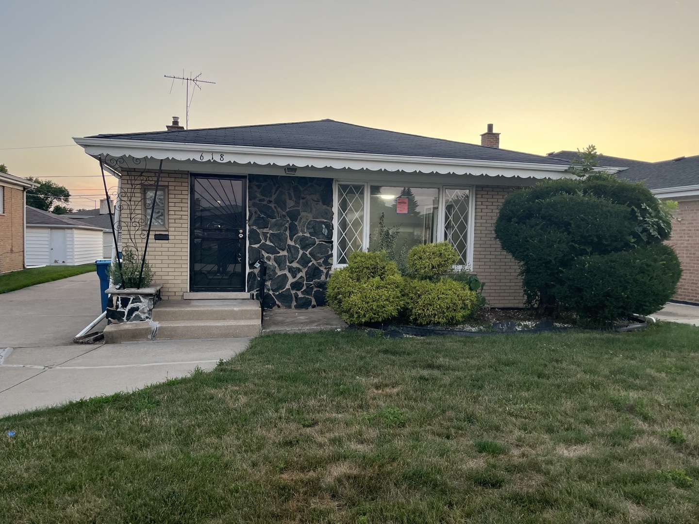 618 MARQUETTE Avenue, Calumet City, IL 60409