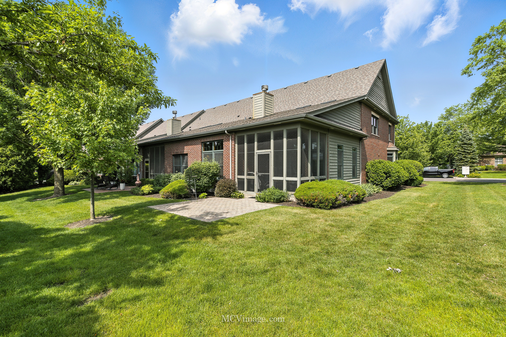 21730 Higley Lane, Frankfort, IL 60423