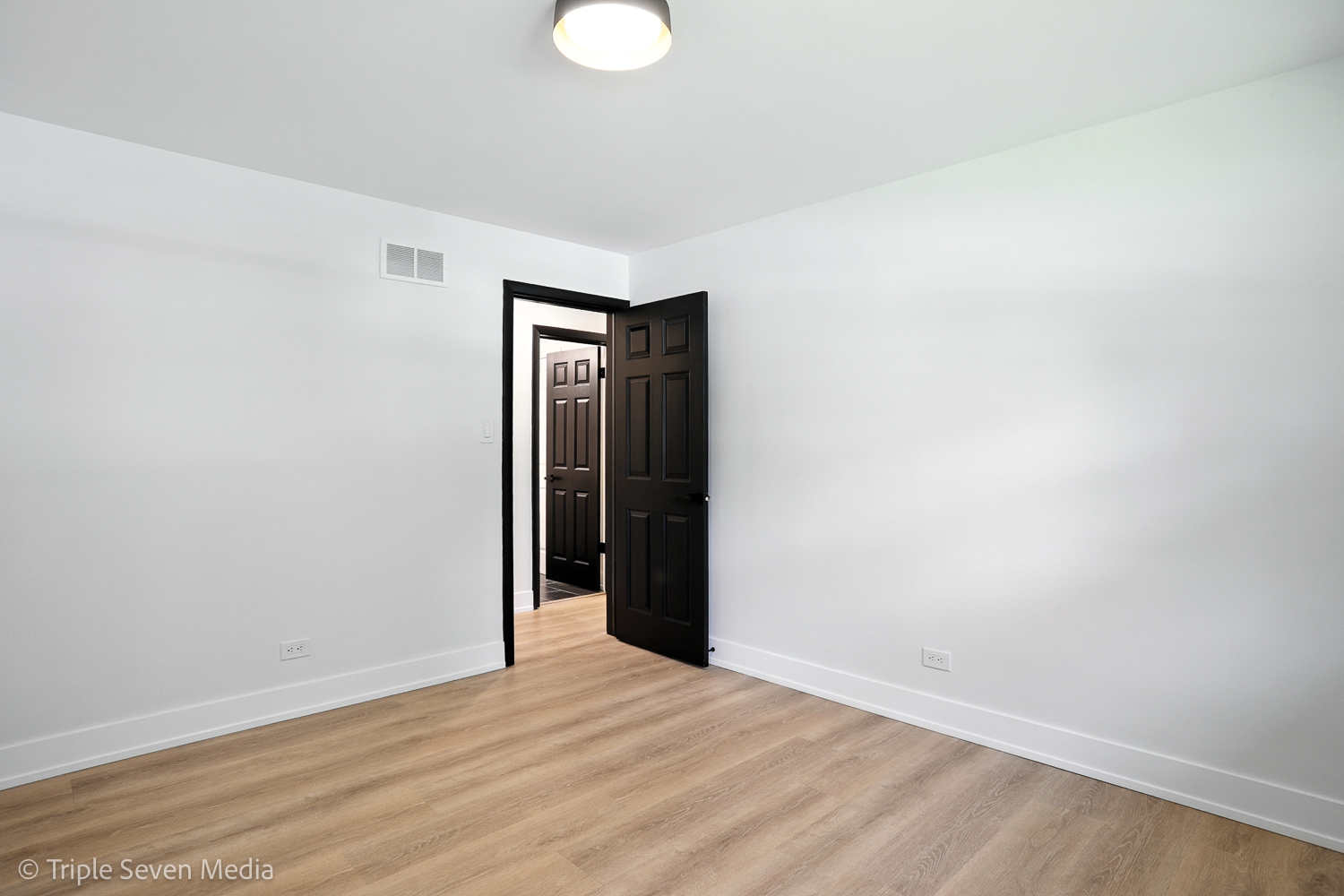 5509 Oak Center Drive, Oak Lawn, IL 60453