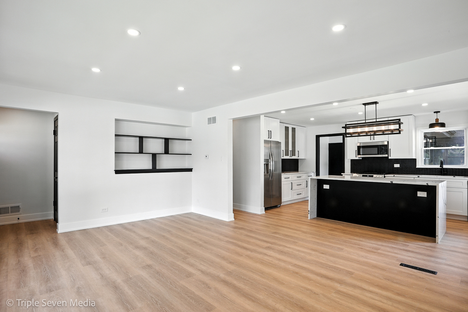 5509 Oak Center Drive, Oak Lawn, IL 60453