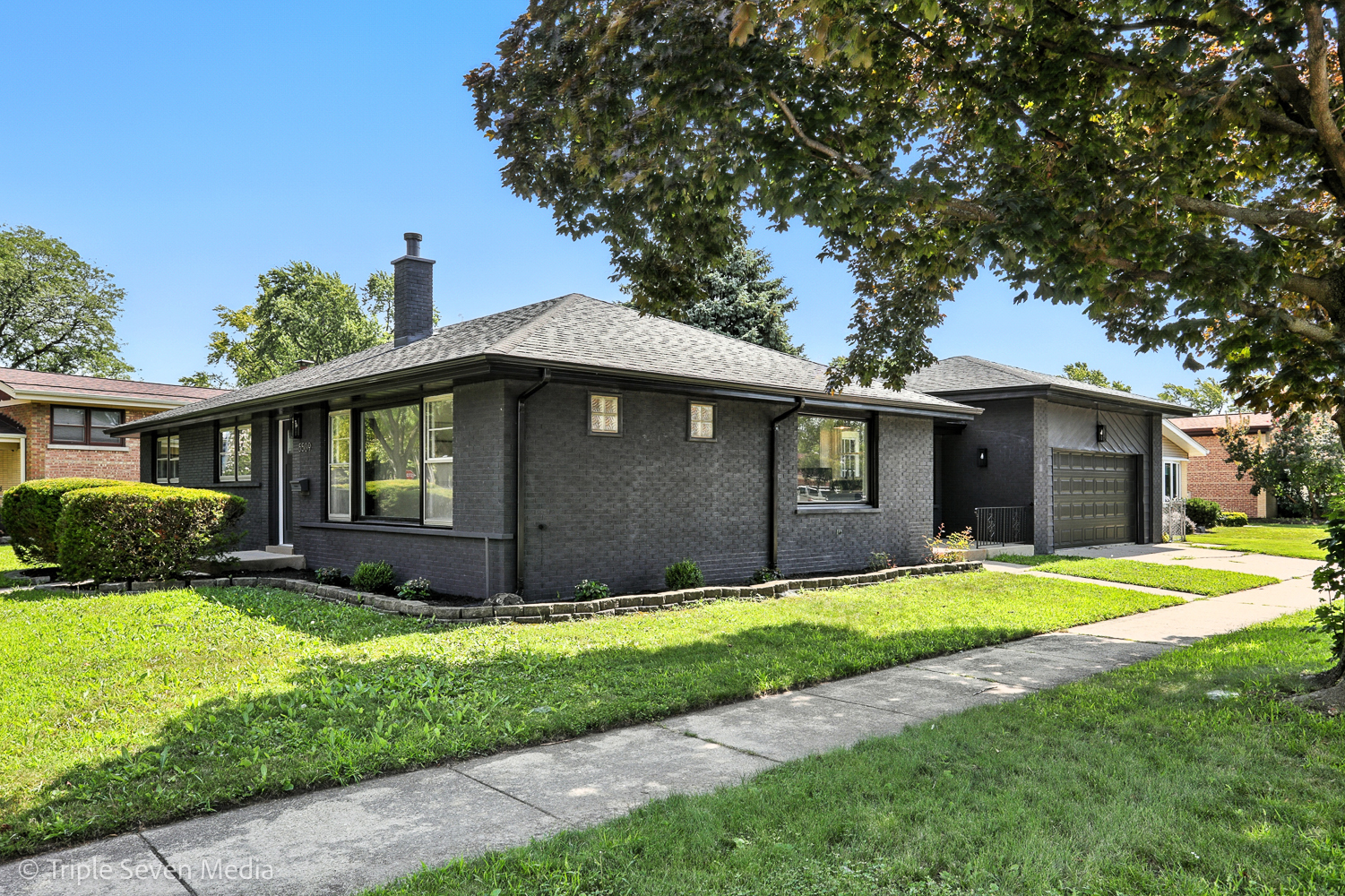5509 Oak Center Drive, Oak Lawn, IL 60453