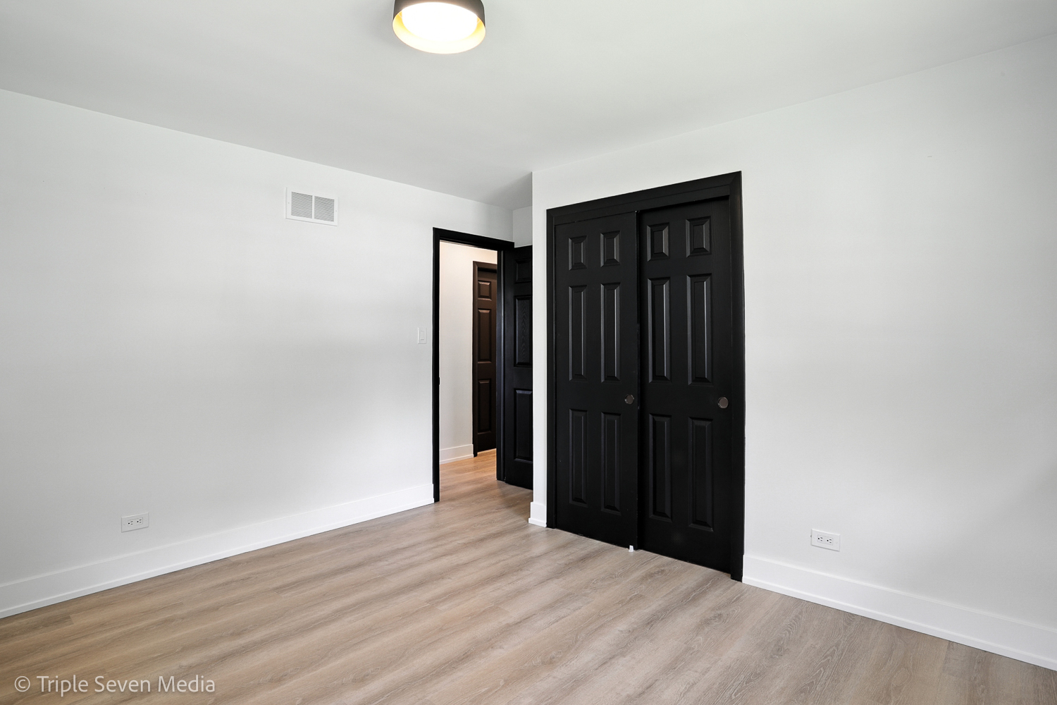 5509 Oak Center Drive, Oak Lawn, IL 60453