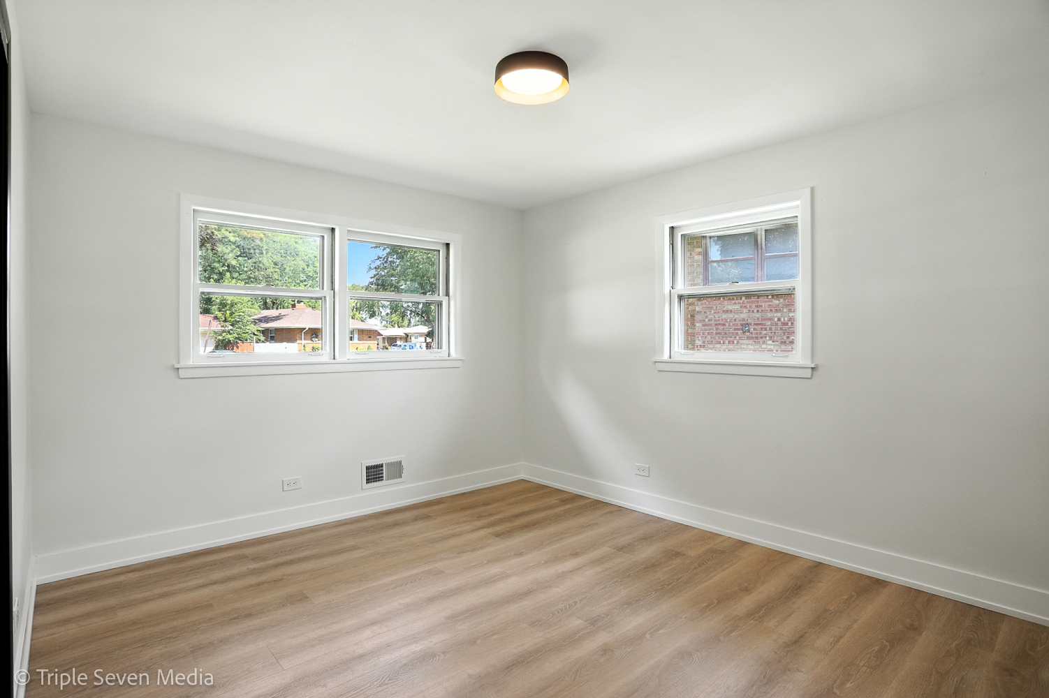 5509 Oak Center Drive, Oak Lawn, IL 60453
