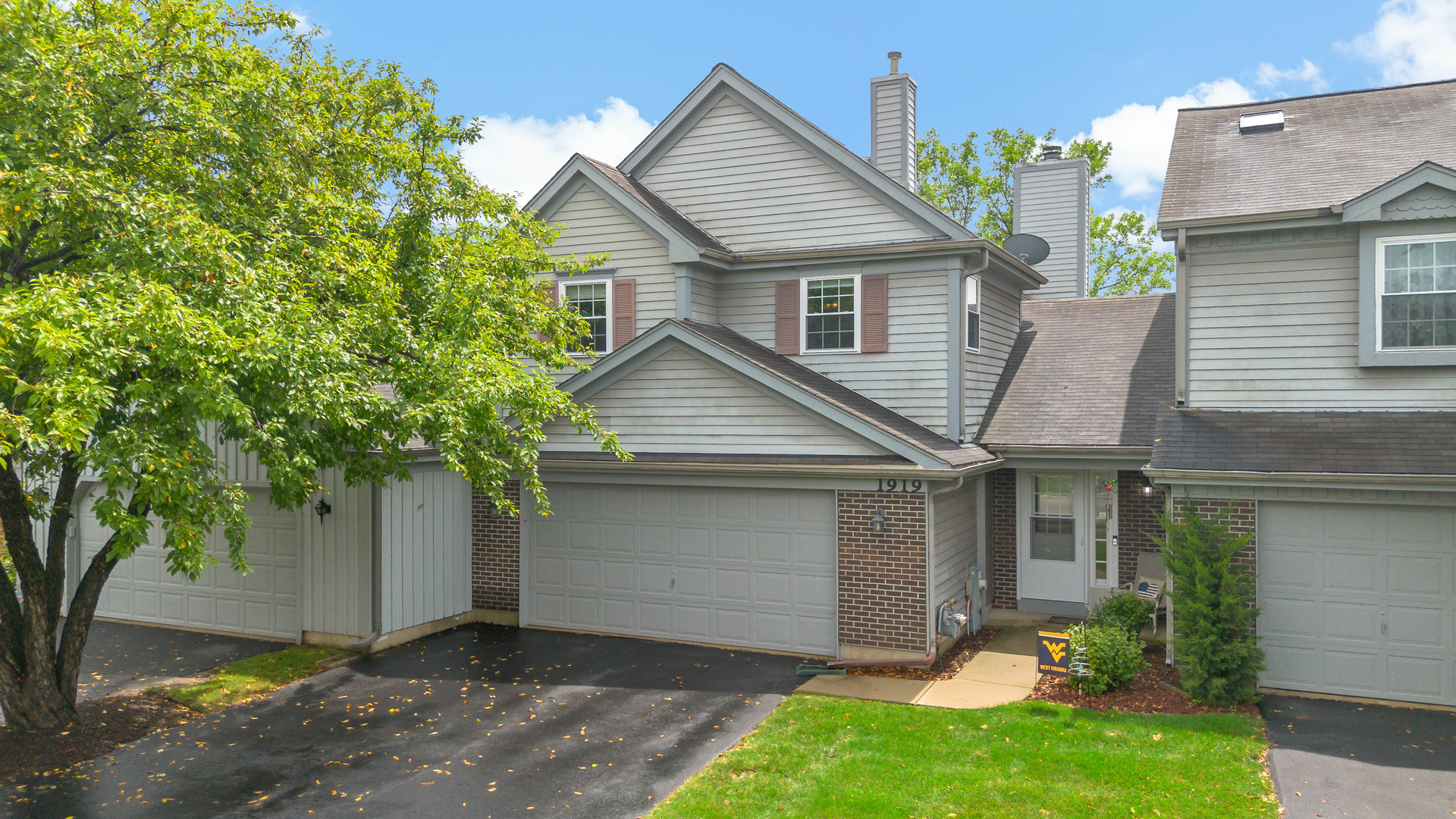 1919 Prentiss Drive, Downers Grove, IL 60516