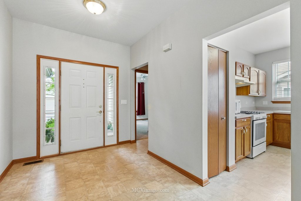 21308 Brush Lake Drive, Crest Hill, IL 60403