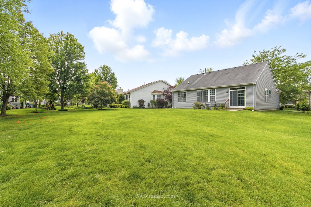21308 Brush Lake Drive, Crest Hill, IL 60403