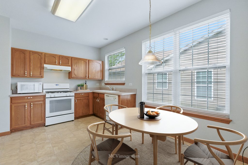 21308 Brush Lake Drive, Crest Hill, IL 60403