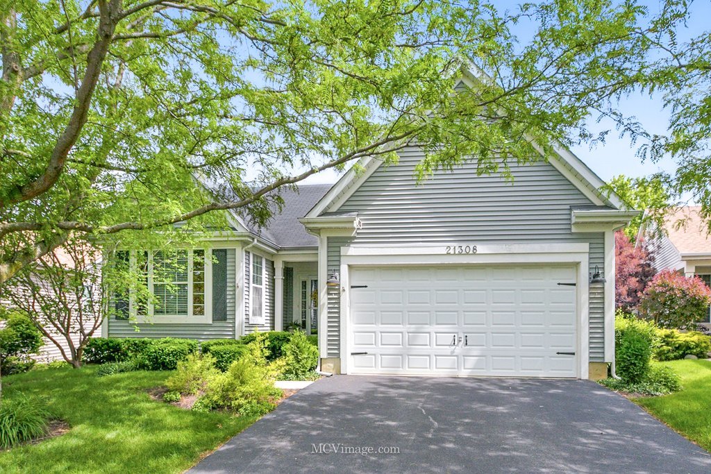 21308 Brush Lake Drive, Crest Hill, IL 60403