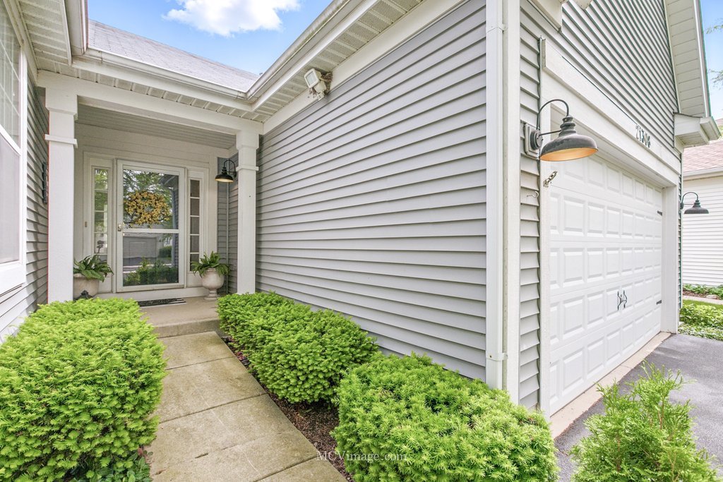 21308 Brush Lake Drive, Crest Hill, IL 60403