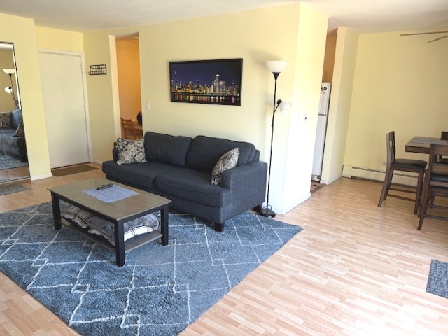 1810 Hemlock Place #304, Schaumburg, IL 60173