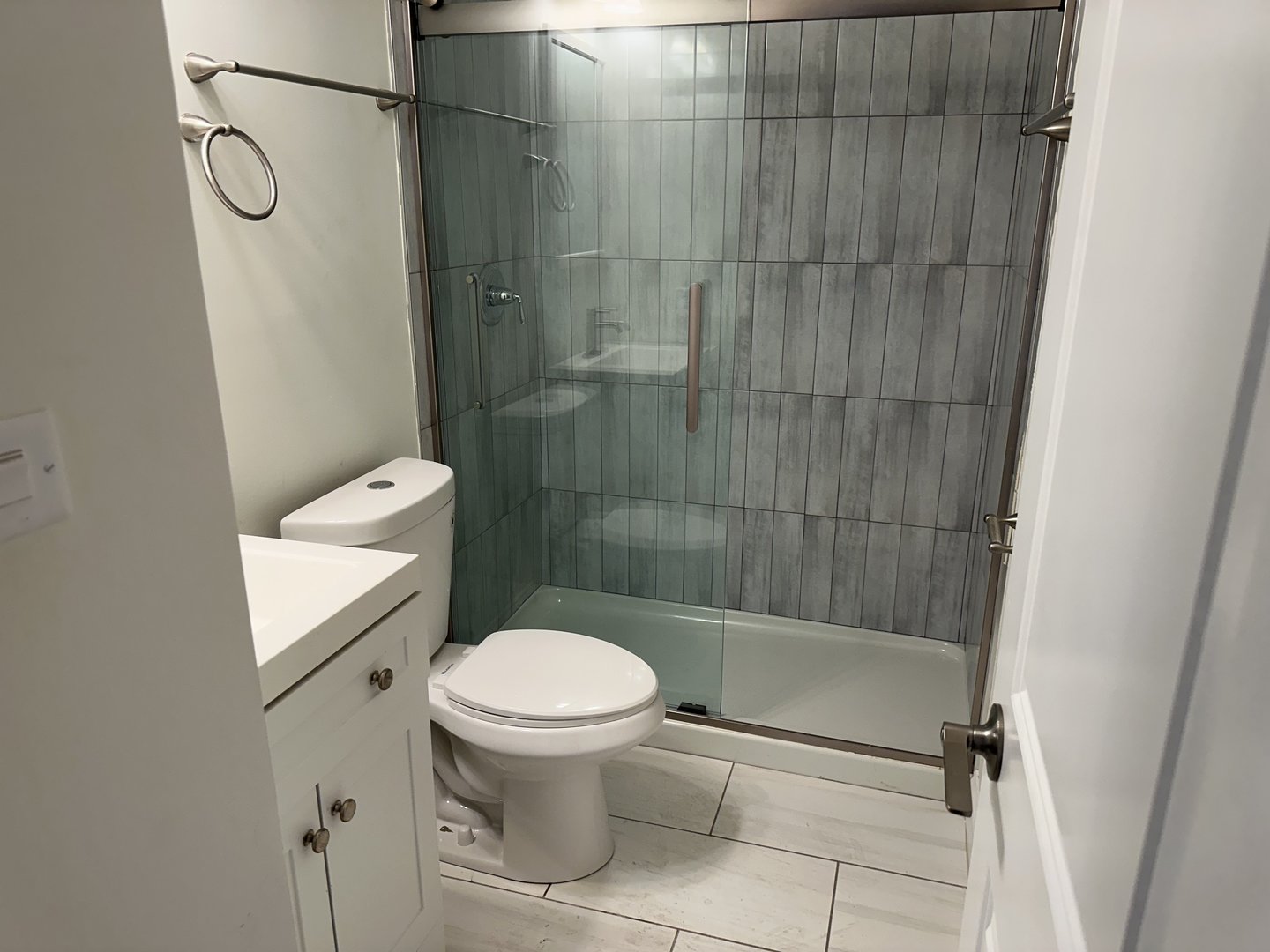 3927 W 95th Street #2E, Evergreen Park, IL 60805