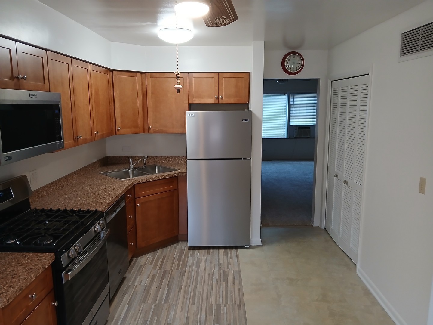 211 N BOTHWELL Drive #1A, Palatine, IL 60067