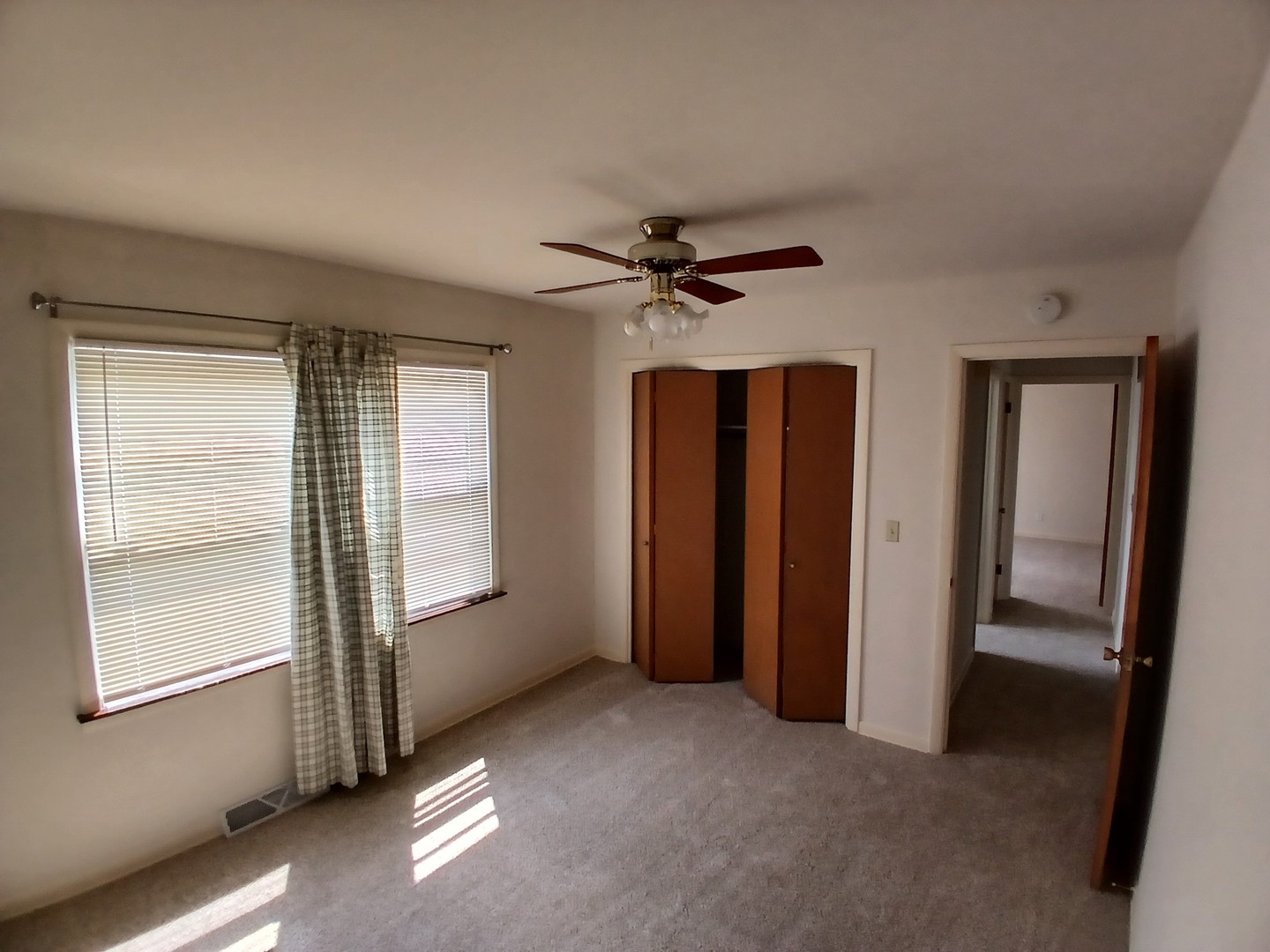 211 N BOTHWELL Drive #1A, Palatine, IL 60067
