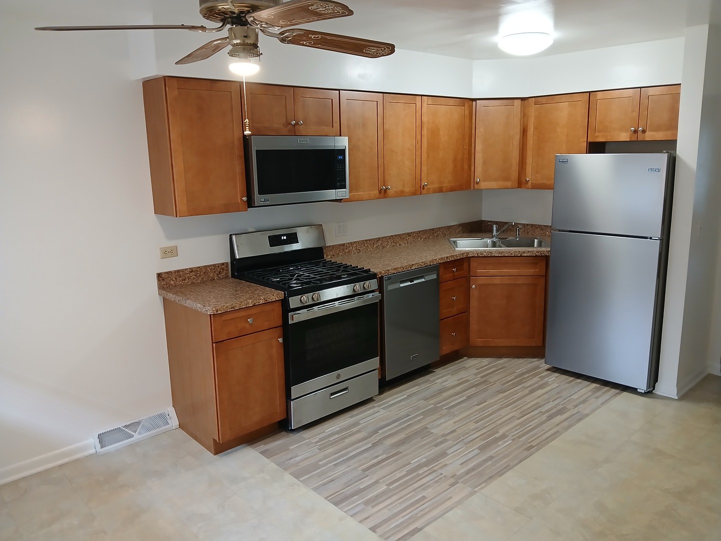 211 N BOTHWELL Drive #1A, Palatine, IL 60067
