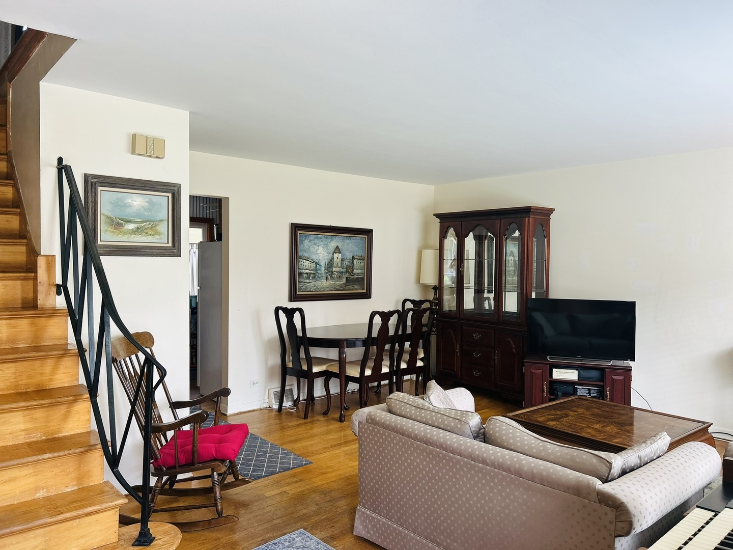 415 E Lincoln Street, Mount Prospect, IL 60056