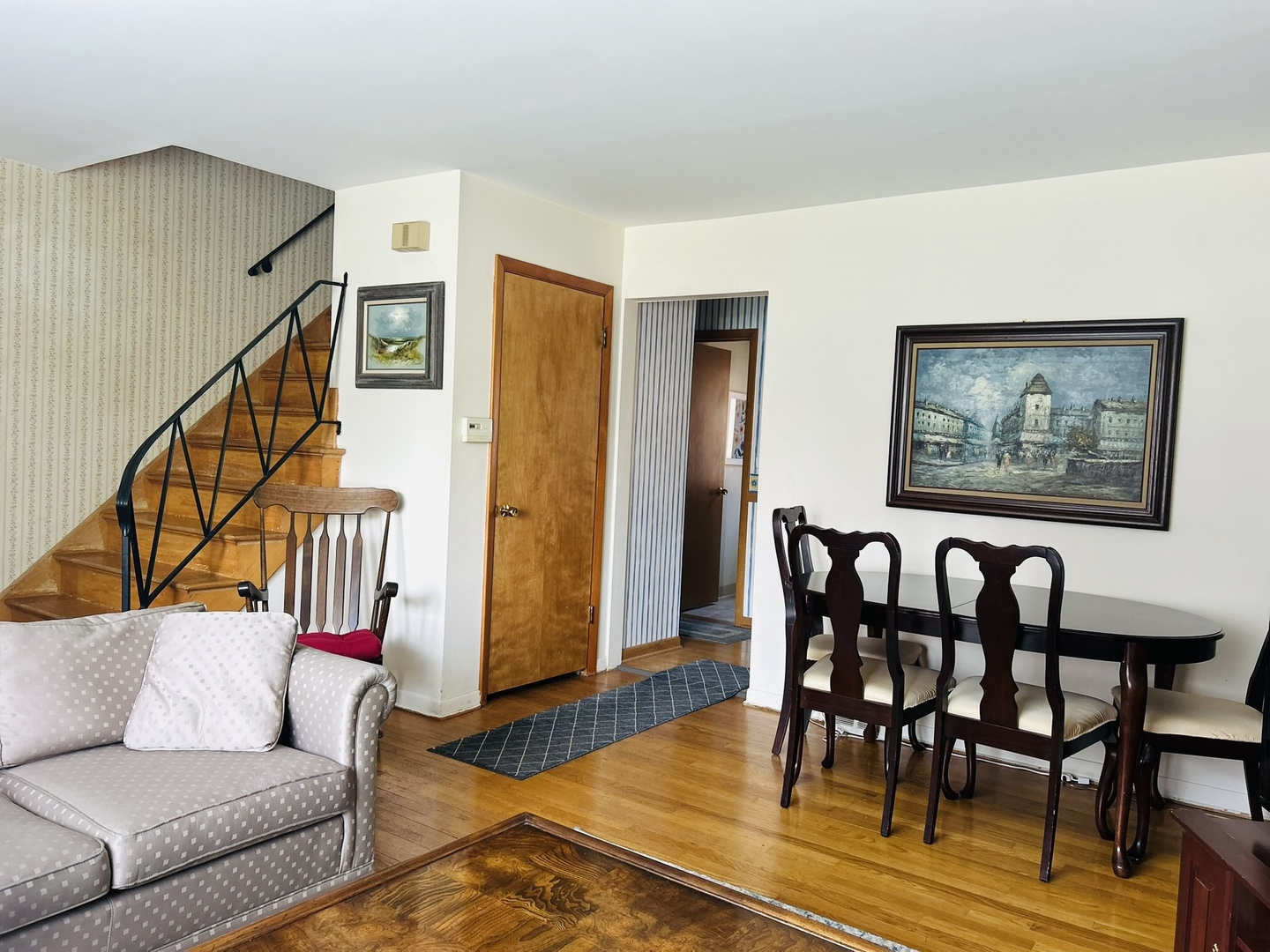 415 E Lincoln Street, Mount Prospect, IL 60056