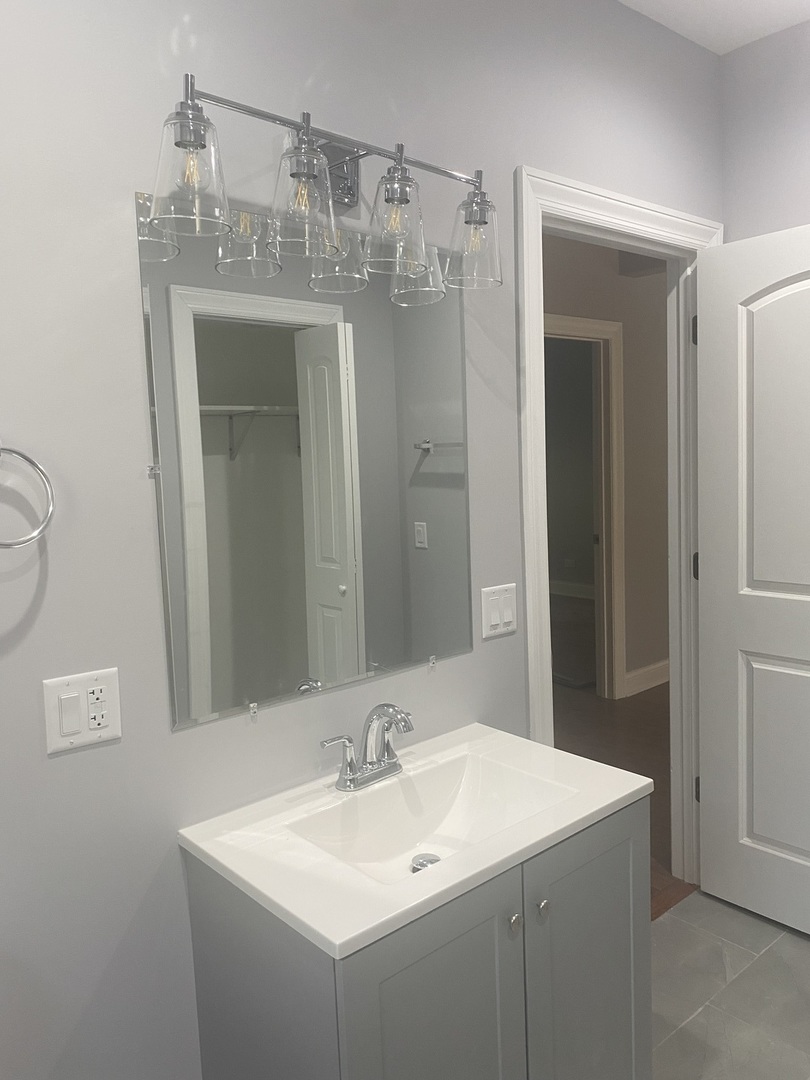 12053 S Michigan Avenue, Chicago, IL 60628