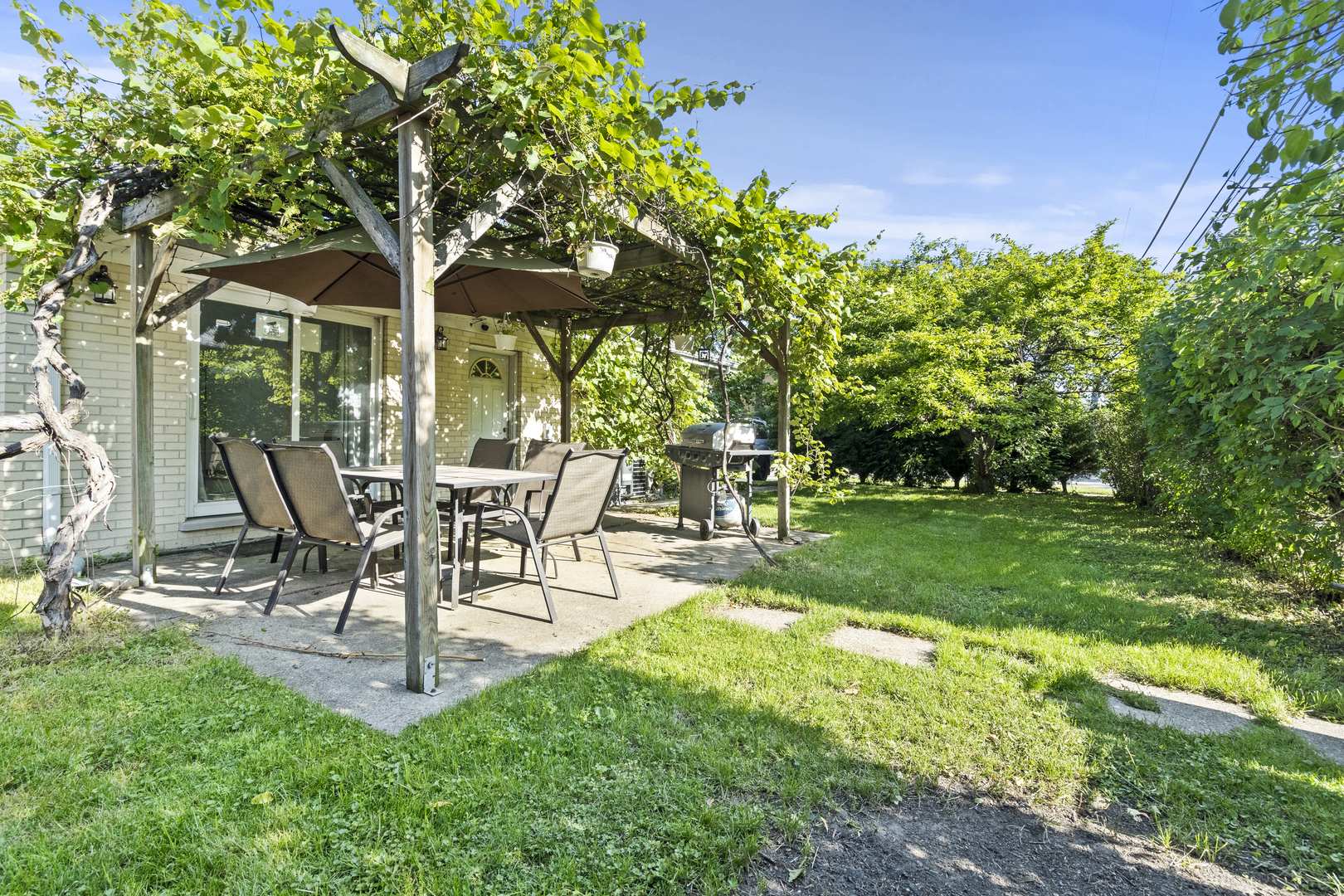 4053 Kirk Street, Skokie, IL 60076