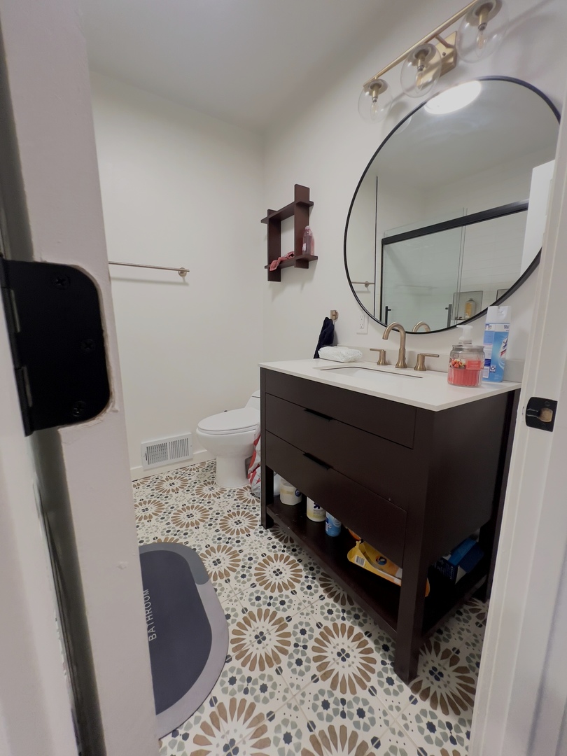 17750 Clyde Avenue, Lansing, IL 60438