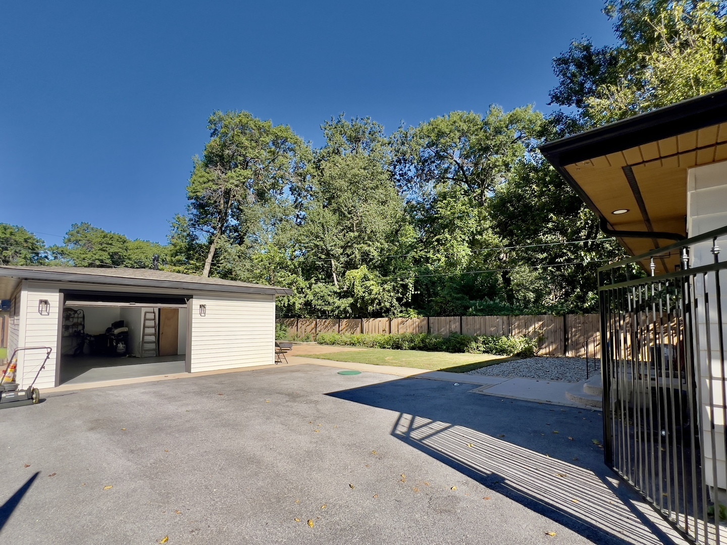 17750 Clyde Avenue, Lansing, IL 60438