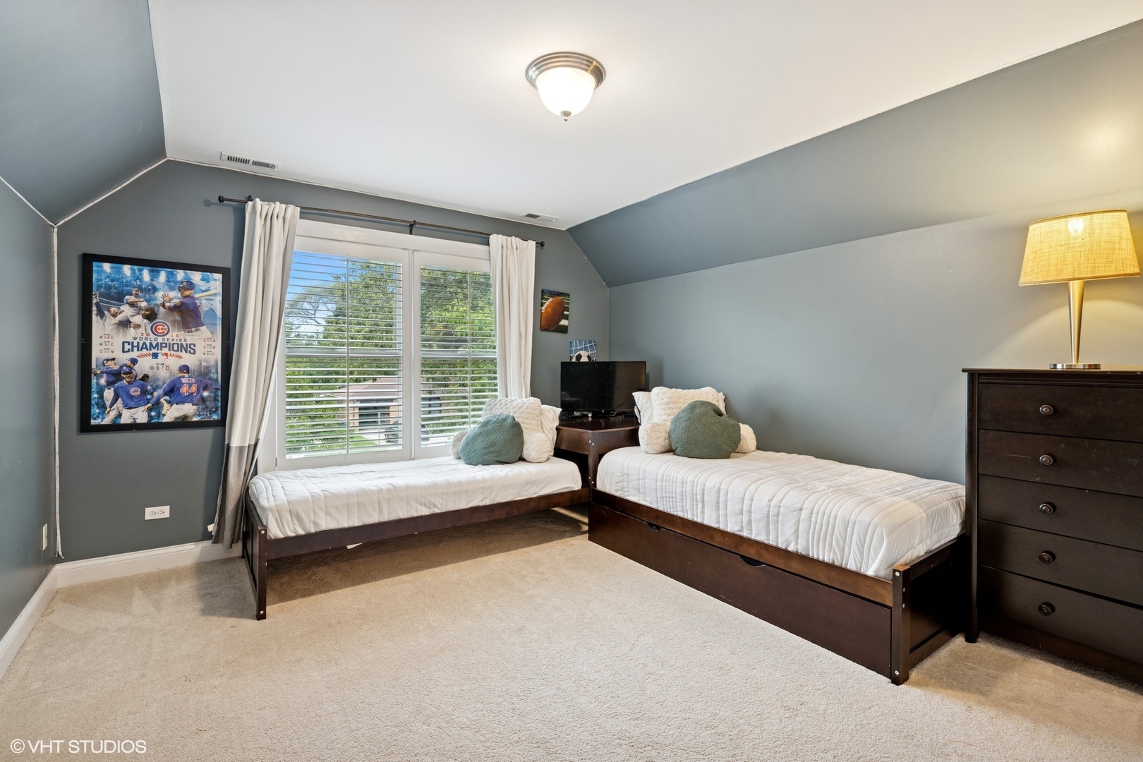 907 S Vail Avenue, Arlington Heights, IL 60005