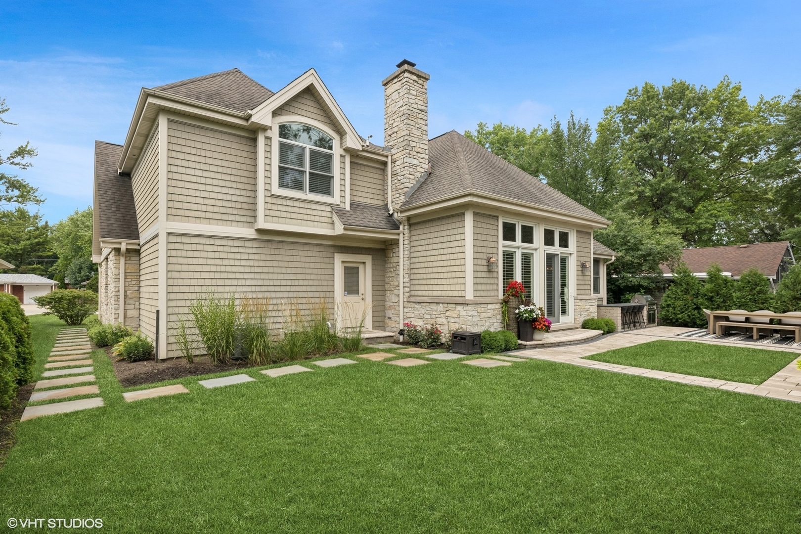 907 S Vail Avenue, Arlington Heights, IL 60005
