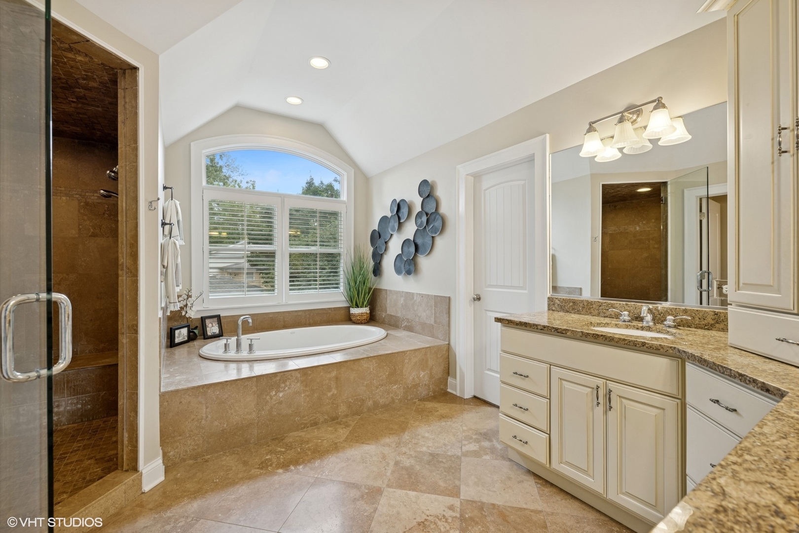 907 S Vail Avenue, Arlington Heights, IL 60005