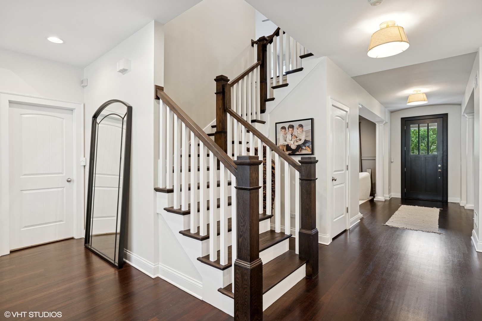 907 S Vail Avenue, Arlington Heights, IL 60005